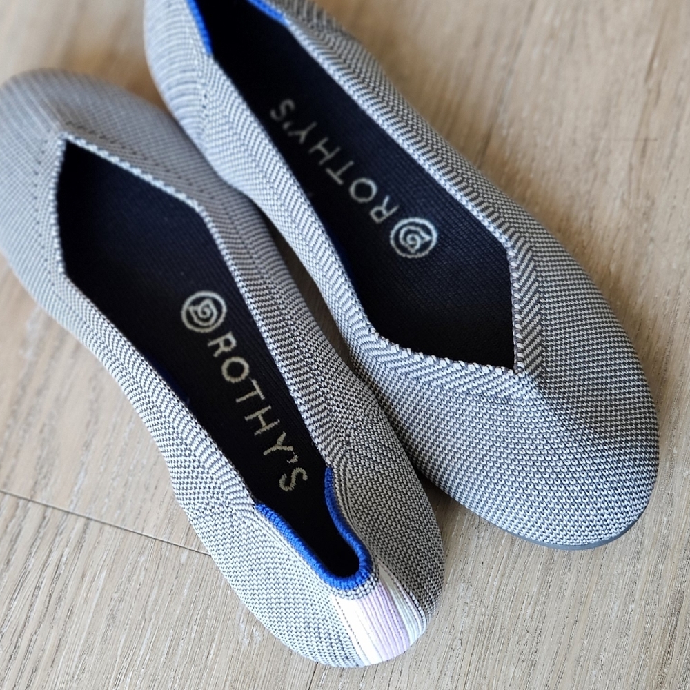 NEW Rothys flats size 7-  Grey with lilac accent stripe on heel **rare**